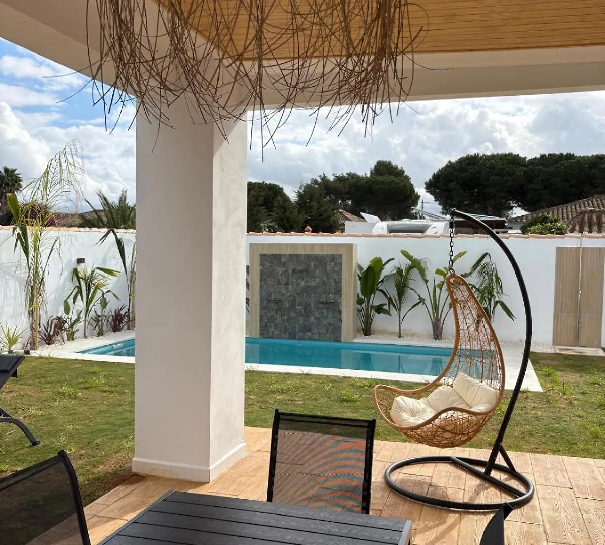Chalet Con Piscina Privada Y Cerca Del Mar Chiclana La Barrosa Chiclana de la Frontera Holiday home